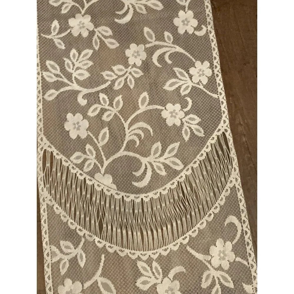 Table Runner Heritage Lace Jasmine 14 x 62 in.